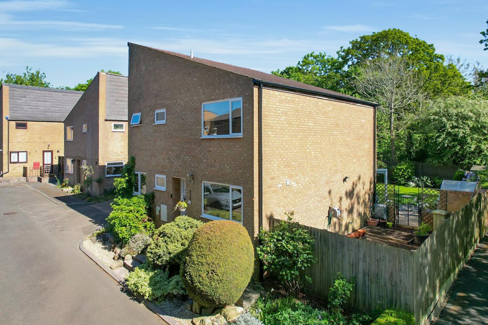 4 bed property in Ashfield, Milton Keynes